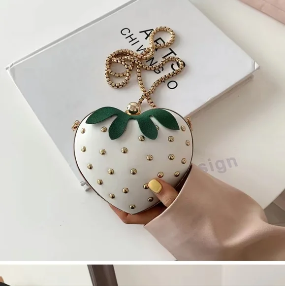 ✨️🤍 Mini WHITE Heart Shaped novelty Bag, Strawberry Design Rivets  Crossbody 🤍 - Picture 2 of 8
